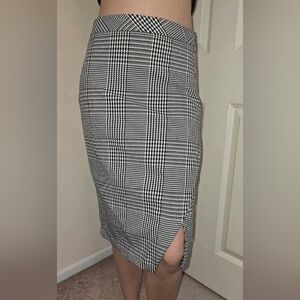 Banana Republic Black and White Checkered Pencil Skirt